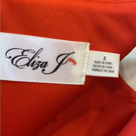 Eliza J Bow Shoulder Sheath Dress - Picture 4 of 8